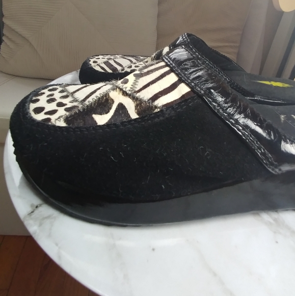 4/$20 Volatile Mules Leather Safari Print 6 - Picture 2 of 9